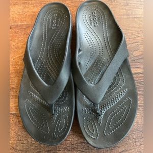 Crocs Flip Flops Size 8 Black NWOT